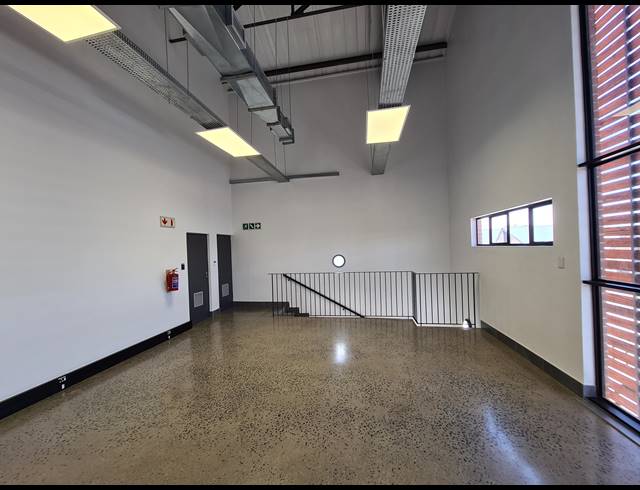 416M² WAREHOUSE TO LET IN RIVERSANDS